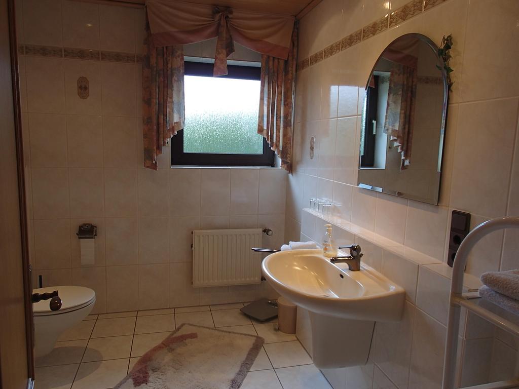 Ferienwohnung Meisenthal Naehe Nuerburgring Kelberg Kamer foto